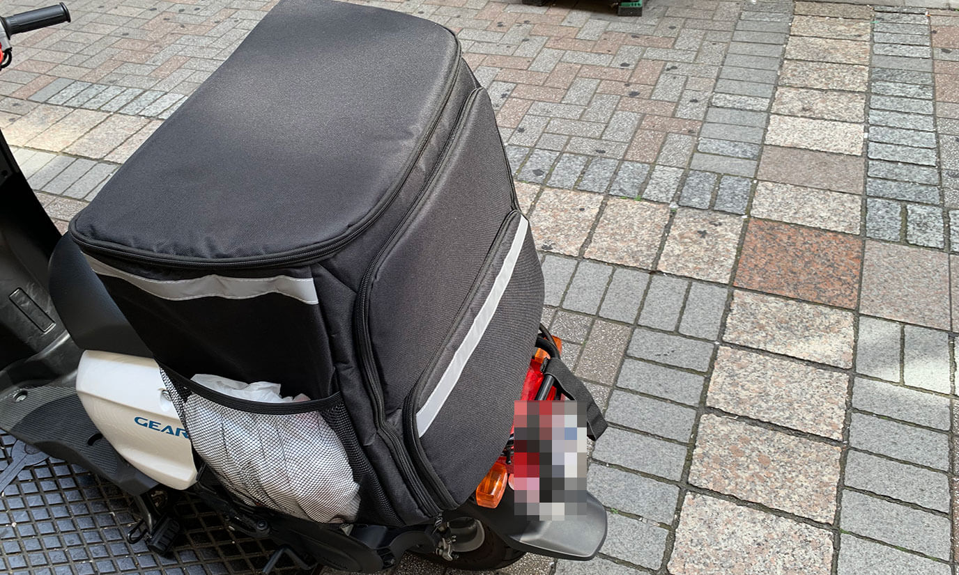 バッグのサイドポケットに入れて仕舞えばいいですし暖かいものと冷たいものをそれぞれ分ける時にも活躍します